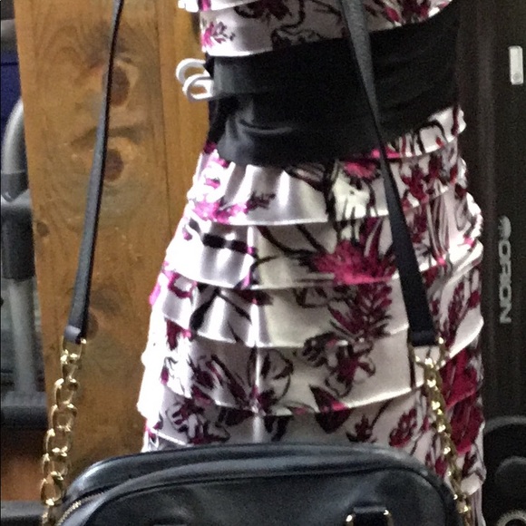 Michael Kors Handbag 🌟 - Picture 8 of 8